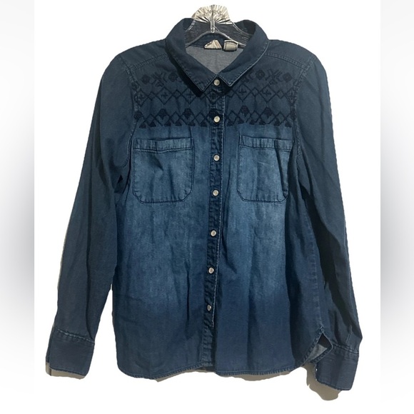 Mudd Women’s L Denim Pearl Snap Button Down Embroidery faded Western Long Sleeve - Picture 1 of 9